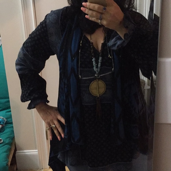 Completely reversible 100% soft viscose Aztec vest - Picture 6 of 8